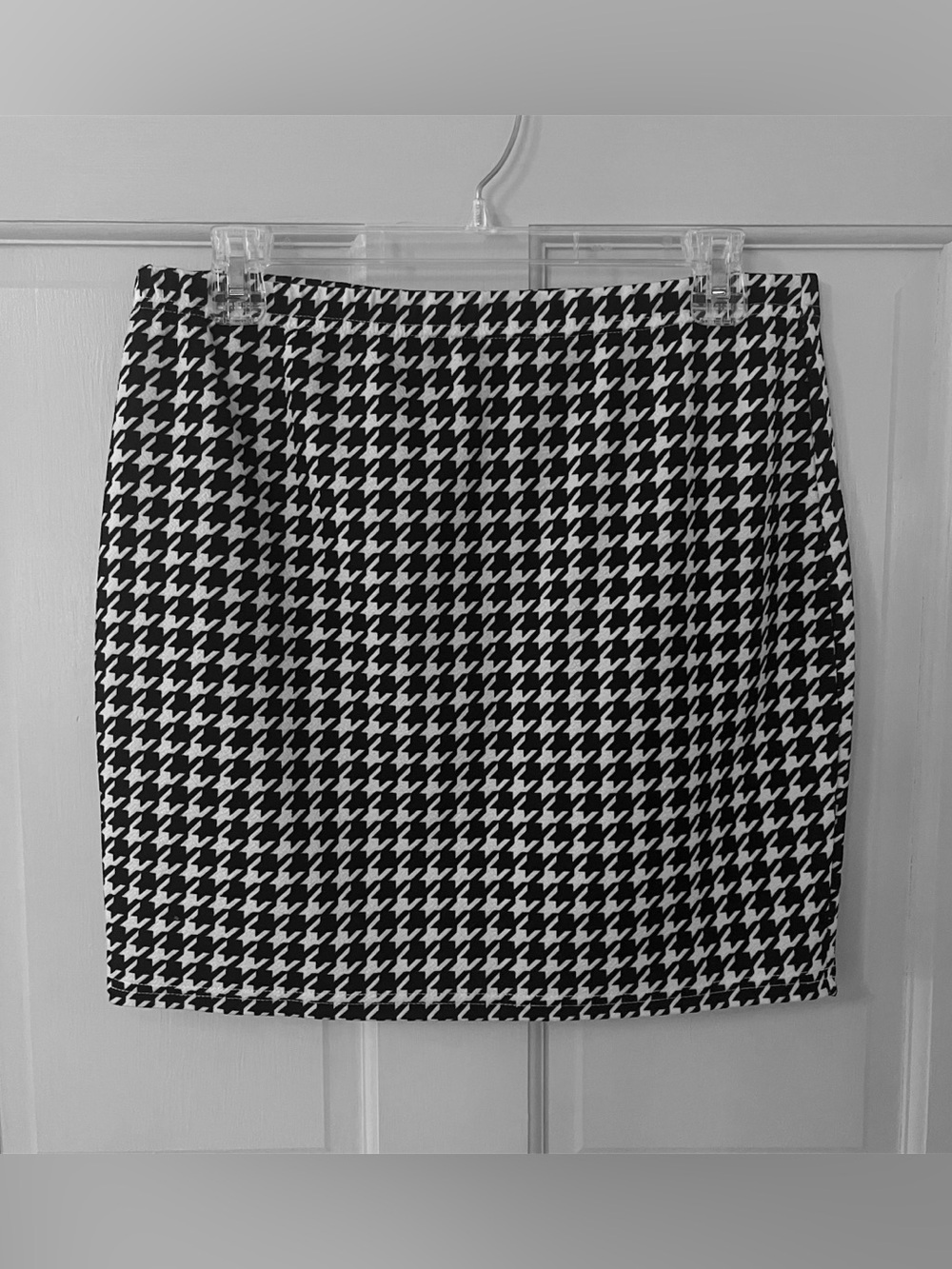 Black & White Houndstooth Pencil Mini Skirt